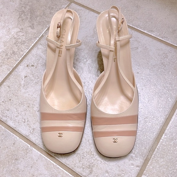 Rare Vintage Chanel Heels - Picture 2 of 8